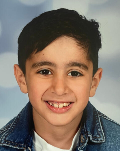 Malik Ekinci -. 10-jähriger Autor des Buches Die 4C Ninjas - Das Spiegelgeheimnis Porträt von Malik Ekinci, dem 10-jährigen Autor des Buches Die 4C Ninjas - Das Spiegelgeheimnis
